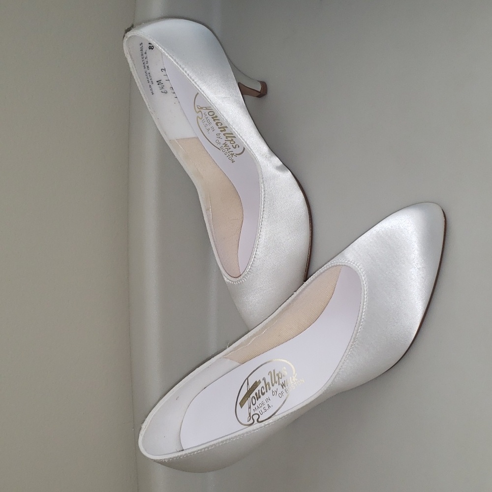 Vintage satin wedding shoes